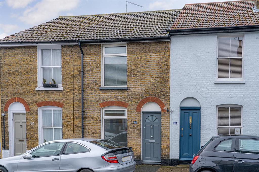 Albert Street, Whitstable 3 bed house £1,400 pcm (£323 pw)