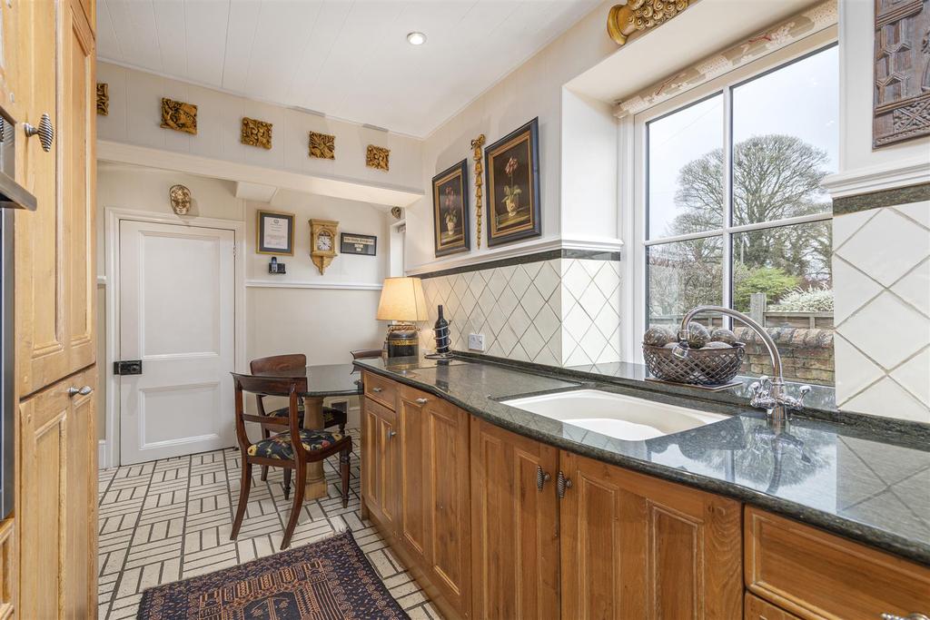 Kitchen 4.jpg