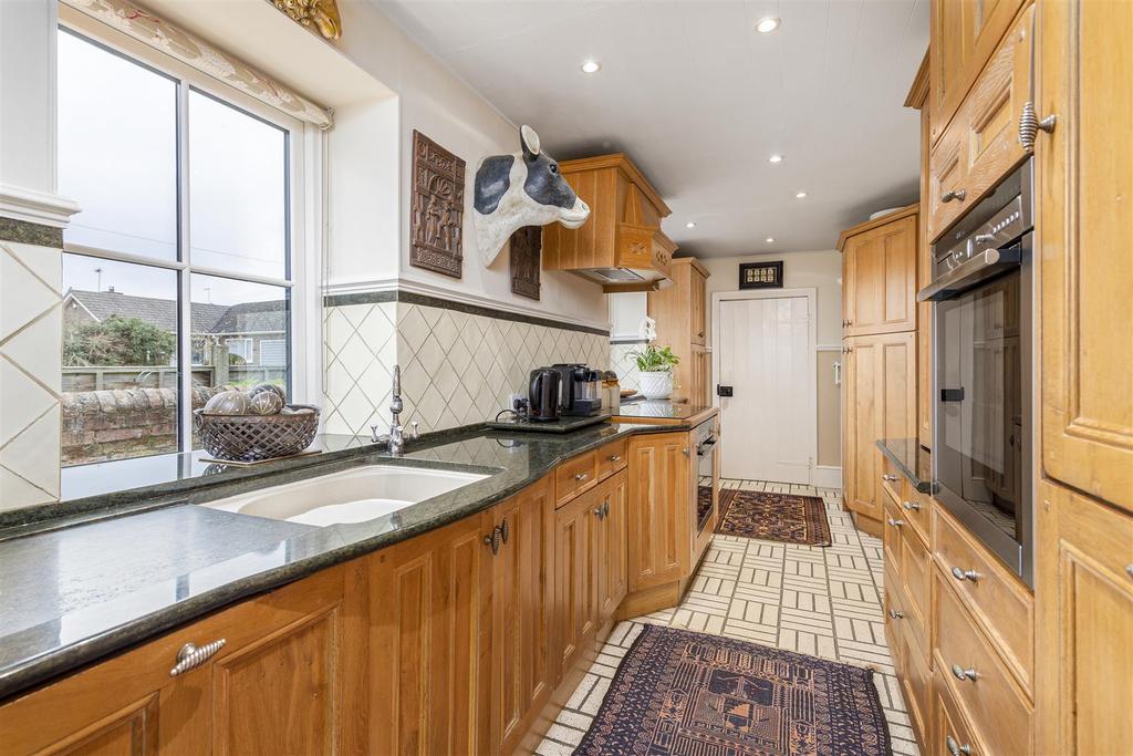 Kitchen 3.jpg