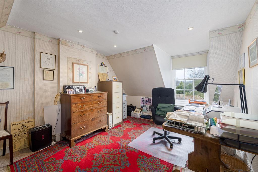 Bedroom 6.jpg