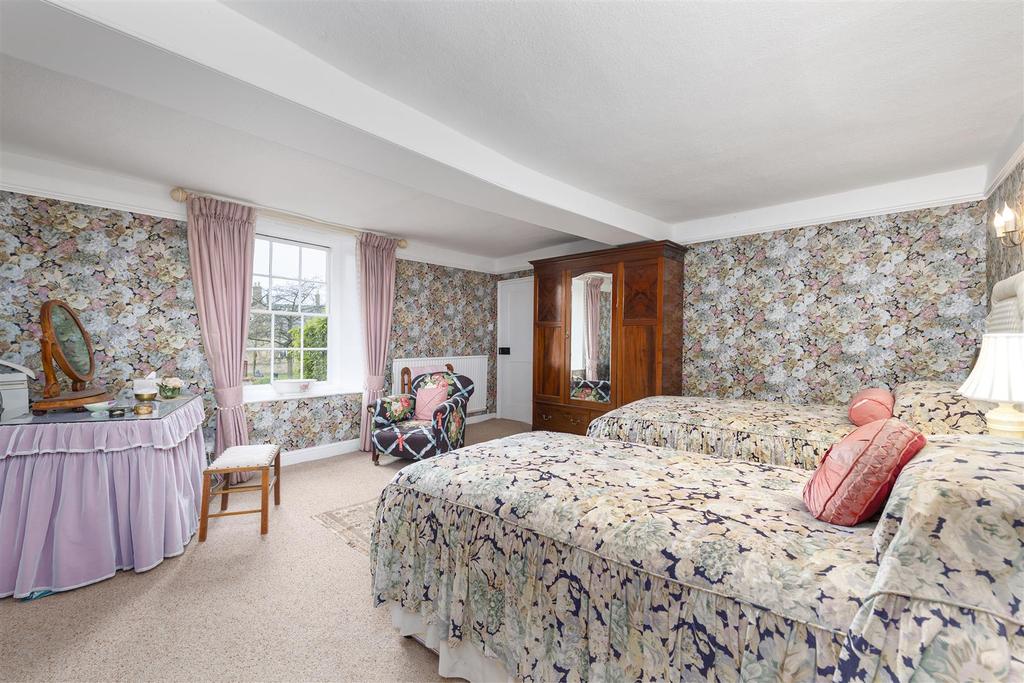Bedroom 1 2.jpg