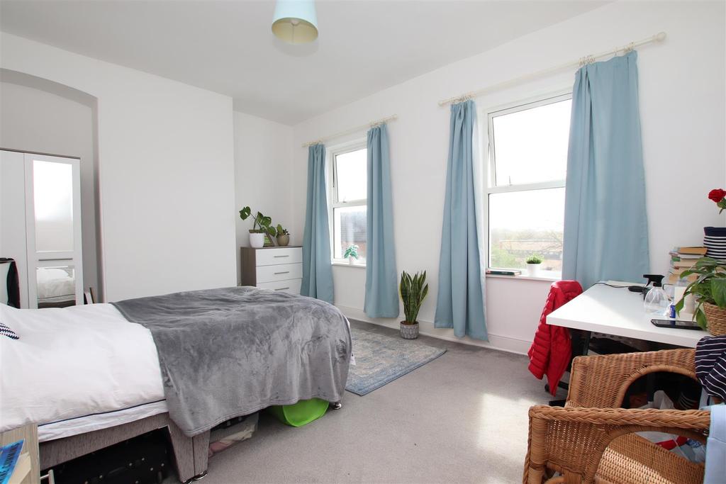 Bedroom 2.JPG