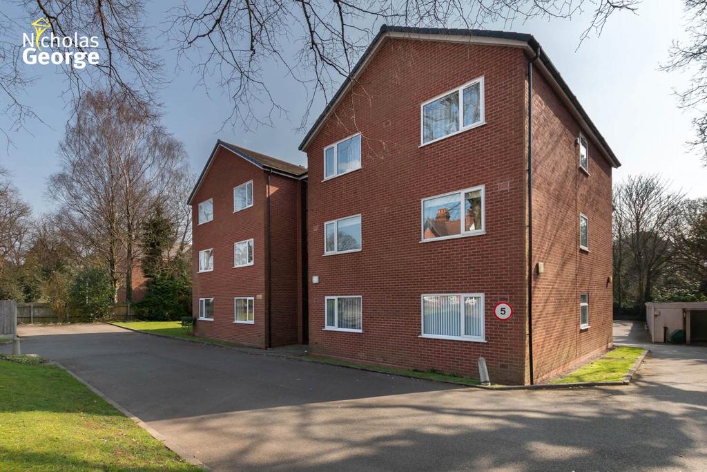 Court Oak Road, Harborne, Birmingham... 2 bed apartment £194,950