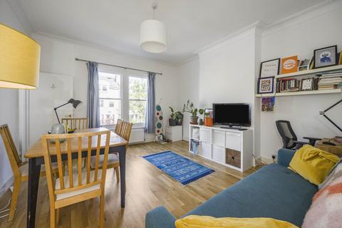 1 bedroom flat to rent, Queen Elizabeth`s Walk, Stoke Newington, N16