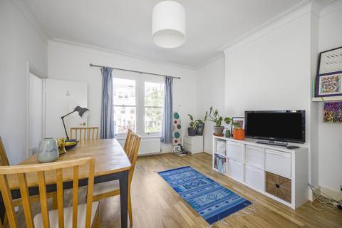 1 bedroom flat to rent, Queen Elizabeth`s Walk, Stoke Newington, N16