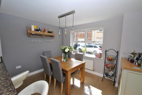 44 Olvega Drive, Buntingford, SG9 9FJ