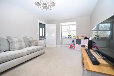 44 Olvega Drive, Buntingford, SG9 9FJ