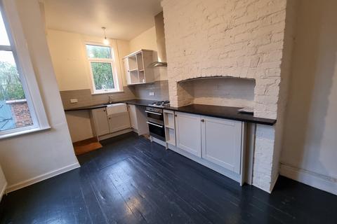 3 bedroom semi-detached house to rent, Langdale Road, Manchester