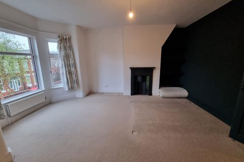 3 bedroom semi-detached house to rent, Langdale Road, Manchester