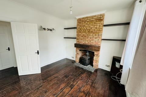 3 bedroom terraced house to rent, Hartley Road Luton LU2 0HX