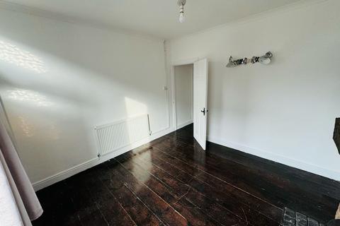 3 bedroom terraced house to rent, Hartley Road Luton LU2 0HX