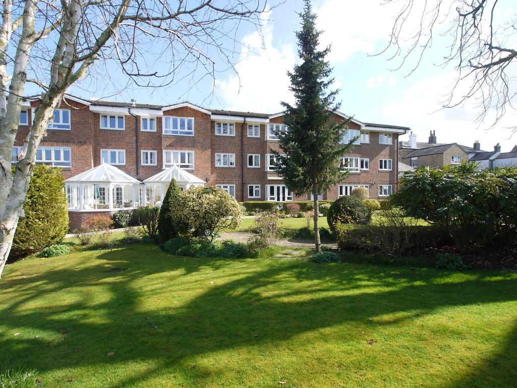 St. Johns Road, Sevenoaks, TN13 2 bed apartment £260,000