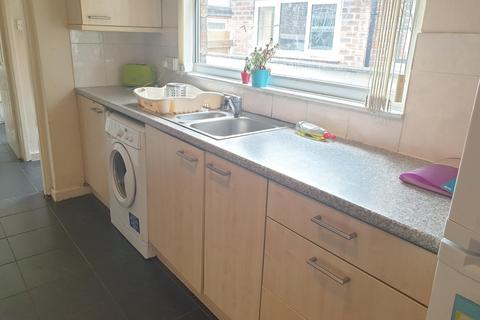 4 bedroom end of terrace house to rent, Heald Place, M14 4AX