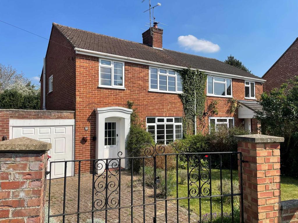 Woodcote Way, Caversham Heights, Reading 3 bed semidetached house £