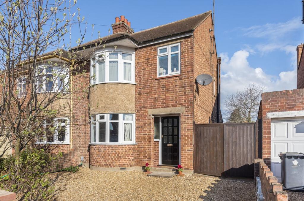 Springfield Avenue, Kempston, Bedford 3 bed semidetached house £350,000