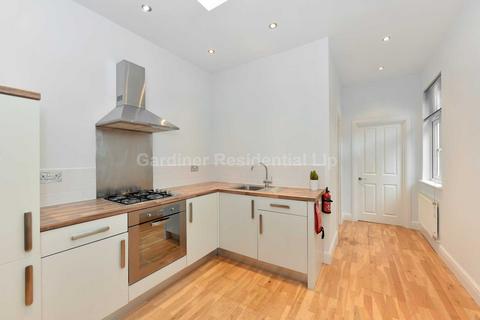 2 bedroom flat to rent, Southfield Road, Chiswick
