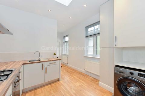 2 bedroom flat to rent, Southfield Road, Chiswick