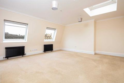 2 bedroom apartment to rent - Laura Place