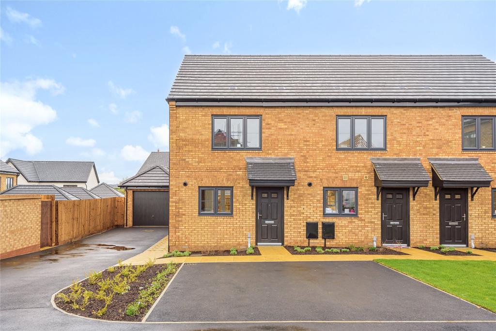 Gravett, Yardley Manor, Olney, Buckinghamshire, MK46 2 bed end of