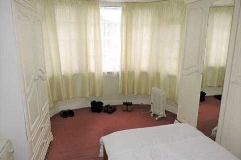 21 Leicester Close, Worcester Park, KT4 8TJ