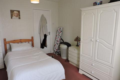 21 Leicester Close, Worcester Park, KT4 8TJ