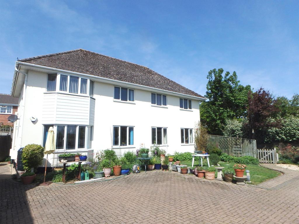 The Grove, Grove Road, Barton On Sea... 3 bed apartment £289,995