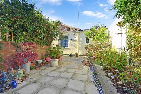 3 bedroom bungalow for sale - Guildford Road, Fratton, Portsmouth, Hampshire