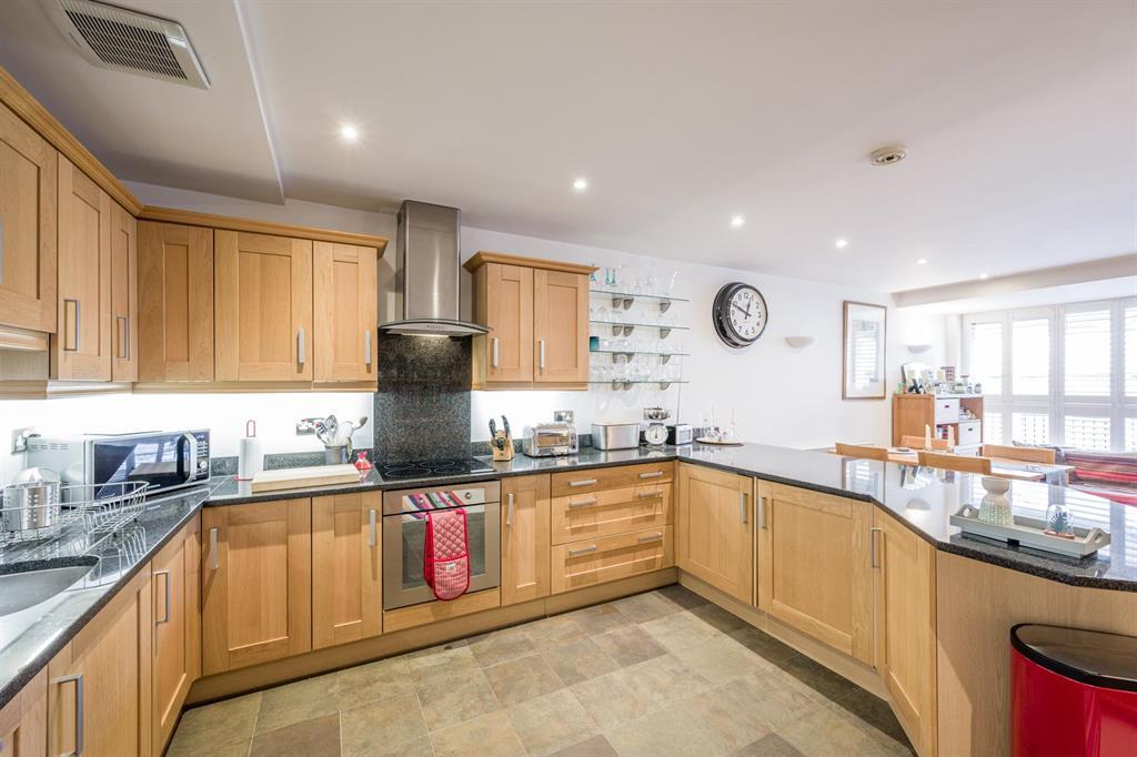 Kitchen Area 1