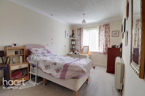1 bedroom detached bungalow for sale, Catton Court, Norwich
