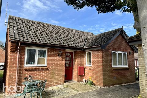 1 bedroom detached bungalow for sale, Catton Court, Norwich