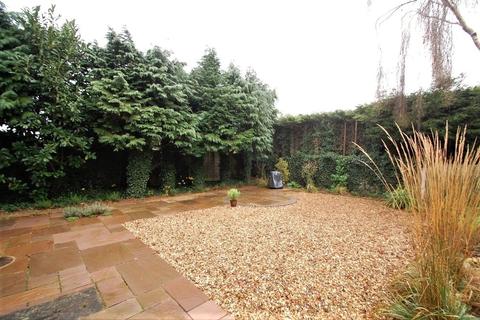 2 bedroom semi-detached house to rent - Hardwicke Gardens, Amersham, Buckinghamshire, HP6