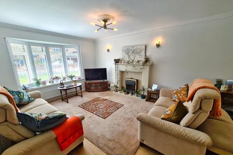22 Dickens Dell, Totton, Southampton, SO40 8FJ