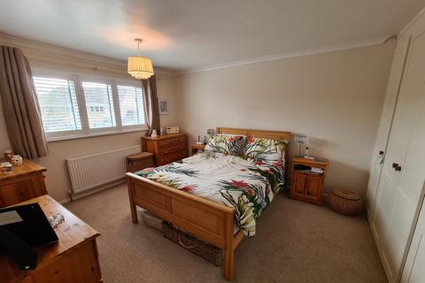 22 Dickens Dell, Totton, Southampton, SO40 8FJ