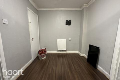 3 bedroom terraced house to rent, Kipling Terrace, Edmonton, N9