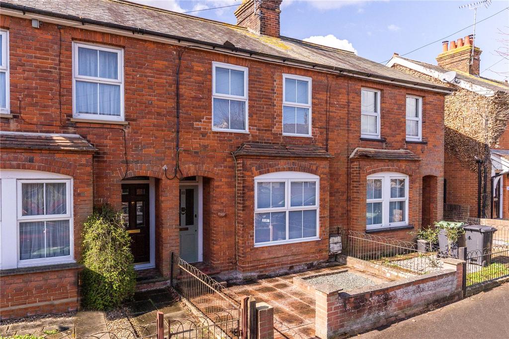 The Avenue, Dunmow, Essex, CM6 2 bed terraced house £340,000