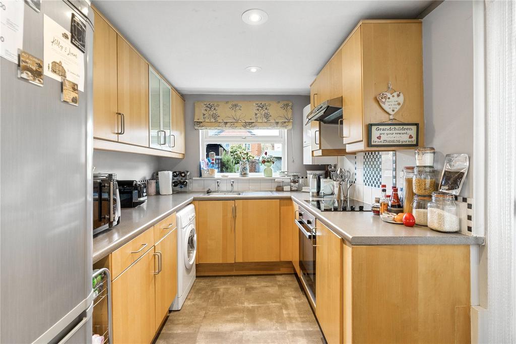 The Avenue, Dunmow, Essex, CM6 2 bed terraced house £340,000