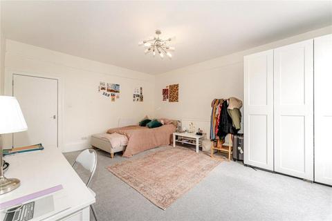 4 bedroom flat to rent, Finchley Road, St Johns Wood