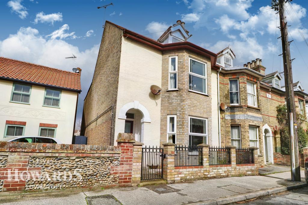 Pakefield Street, Lowestoft 4 bed end of terrace house for sale £290,000