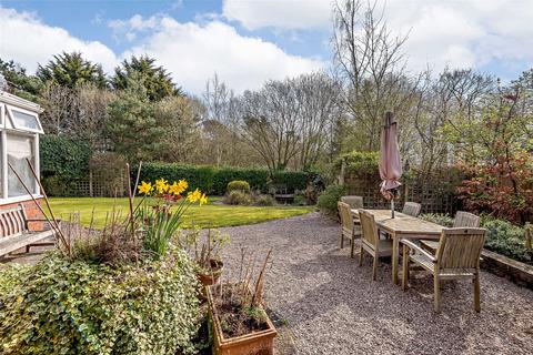 Heather House, 2 Ryton Park, Ryton, Shifnal, TF11 9NX
