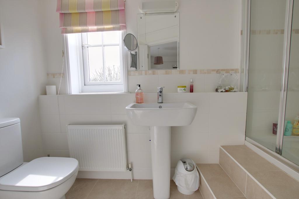 En suite to bedroom two
