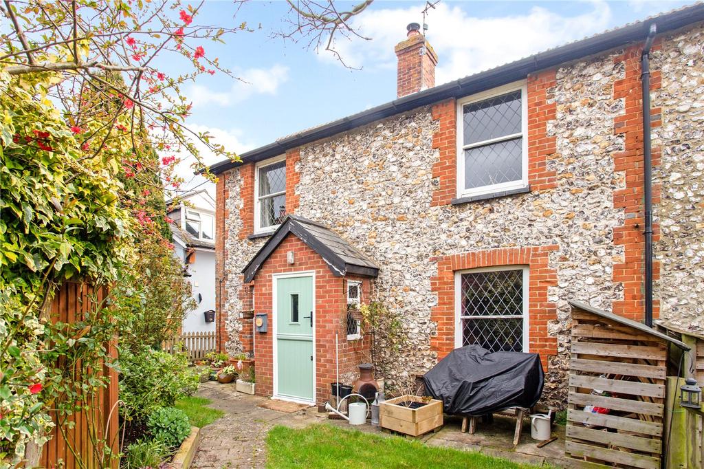Dixons Lane, Broughton, Stockbridge, Hampshire, SO20 3 bed semi