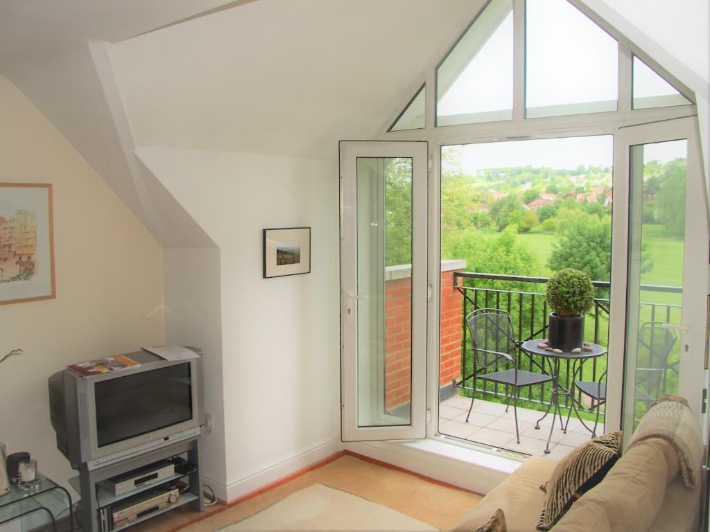 Wye Gardens, Fryers Lane, High HP12 1 bed flat £950 pcm (£