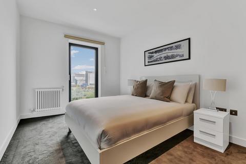 3 bedroom apartment to rent, Modena House, London City Island, London, E14