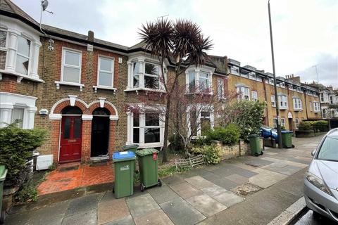 3 bedroom terraced house to rent, West Combe Hill, Greenwich, LONDON