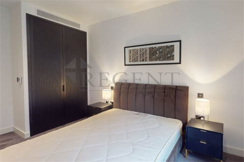 2 bedroom apartment to rent, Embassy Gardens, Viaduct Gardens, SW11