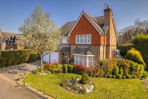 2 Home Close, Virginia Water, GU25 4DH