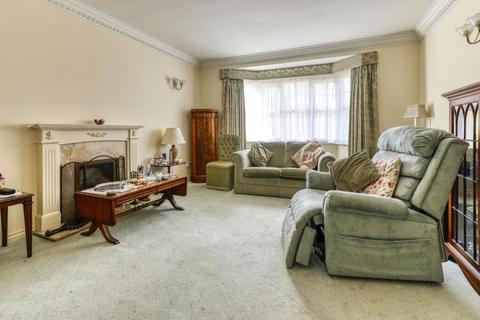 2 Home Close, Virginia Water, GU25 4DH