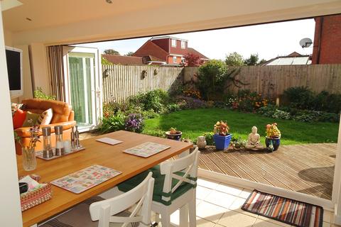 21 Beech Grove, Porthcawl, CF36 5DP