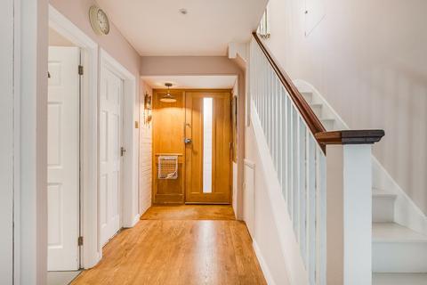 6 Arlington Close, Twickenham, TW1 2BE