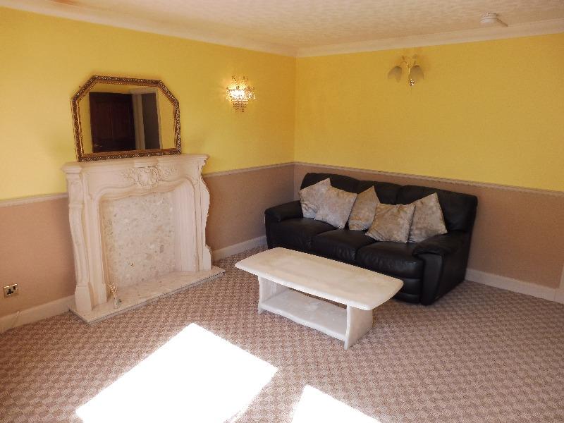 Cedar Street, Maryhill, Glasgow, G20 2 bed flat £790 pcm (£182 pw)